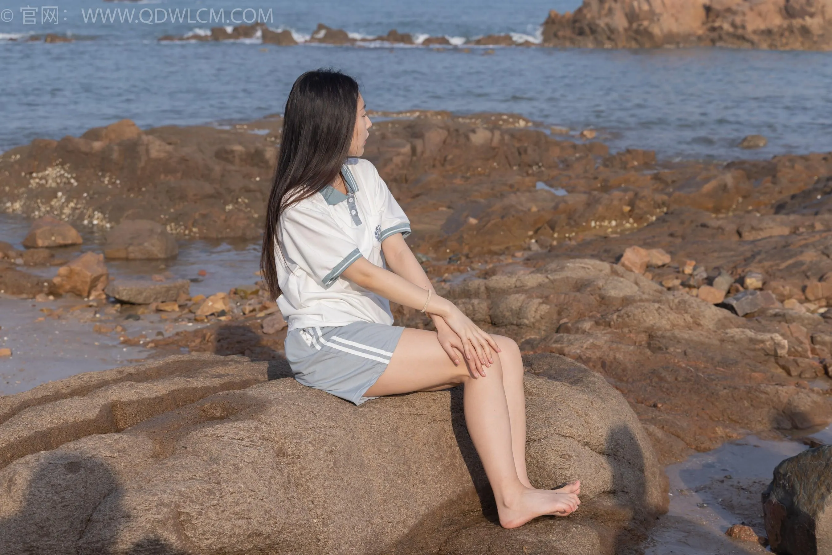 物恋传媒 NO.1567 美兔-海边的风 [151P]插图3